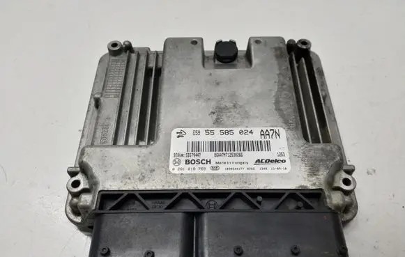 Opel Insignia A Engine control unit/module 55585024 0281018769