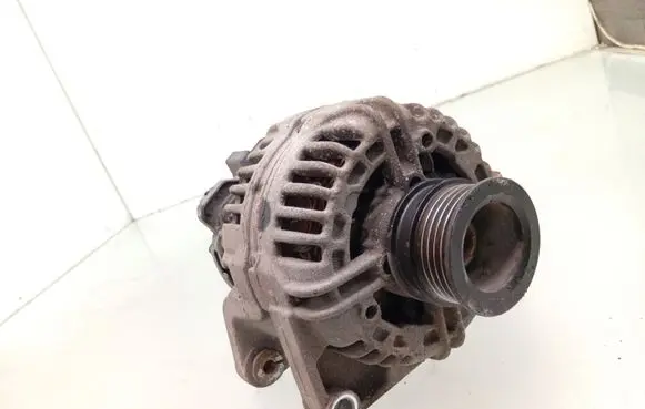 Opel Astra H Generator/alternator 0124325163