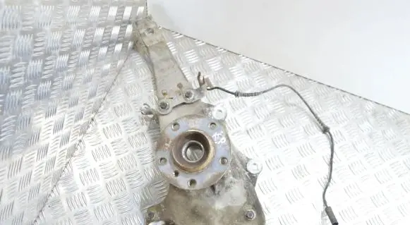 BMW 7 F01 F02 F03 F04 Front wheel hub 15086599