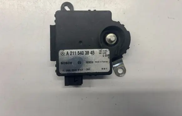 Mercedes-Benz E W211 Charging relay A2115403845