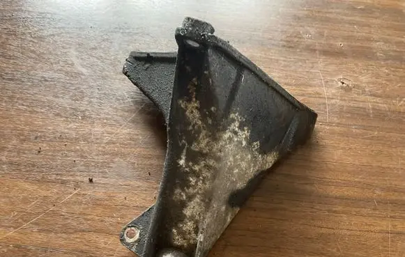 Audi A4 S4 B5 8D Engine mounting bracket 8D0199308F