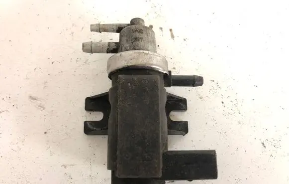 Skoda Superb B5 (3U) Vacuum valve 1J0906627A