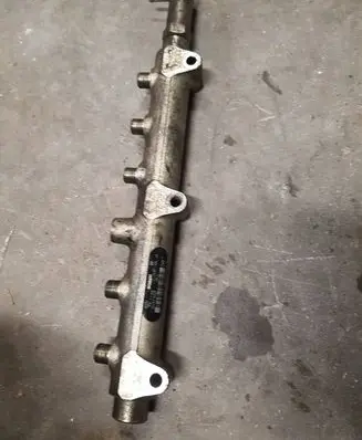 Volkswagen II LT Fuel main line pipe 0445214029 031106