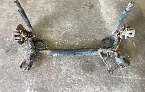 Renault Clio III Rear beam 