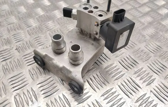 Mercedes-Benz Vito Viano W447 Air conditioning (A/C) expansion valve A2938300601 A2938309400