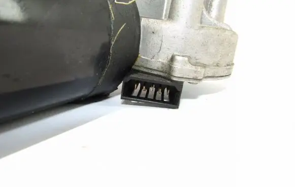 Volkswagen Golf IV Wiper motor