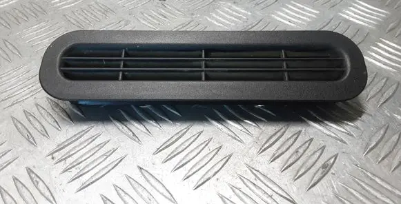 Rear air vent grill