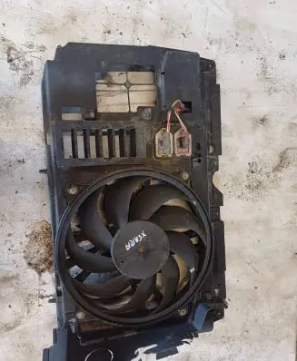 Citroen Xsara Radiator cooling fan shroud 90700318124 9643520680