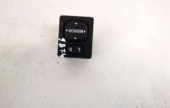 Toyota Yaris Wing mirror switch 183574