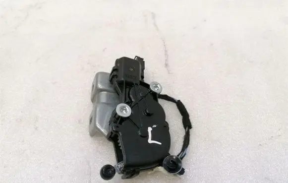 Mercedes-Benz GLS X166 Rear door window regulator motor A1666700004