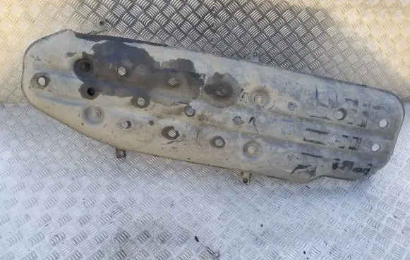 Volkswagen Amarok Fuel tank bottom protection 2H0801989