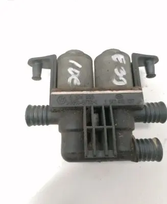 BMW 5 E39 Coolant heater control valve 1147412137 8374995