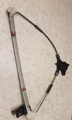 Mazda 6 Front window lifting mechanism without motor