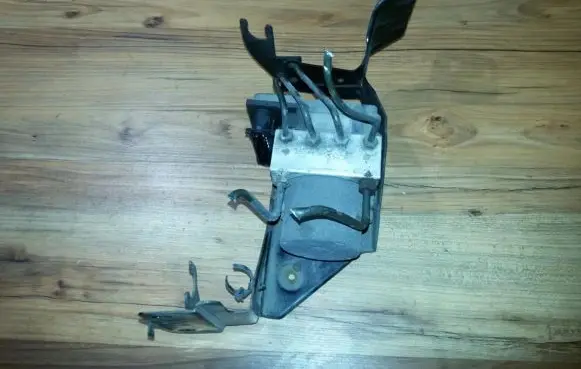 Ford Mondeo Mk III ABS Pump 5s712m110ab 0265231853
