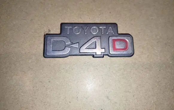Toyota Avensis T220 Manufacturers badge/model letters 