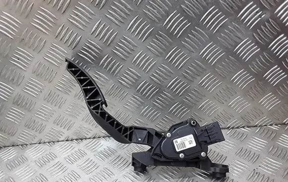 KIA Rio Accelerator throttle pedal 327001R