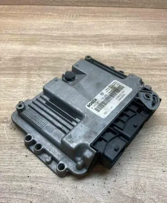 Renault Megane II Engine control unit/module ECU 8200391966 0281011776 Used