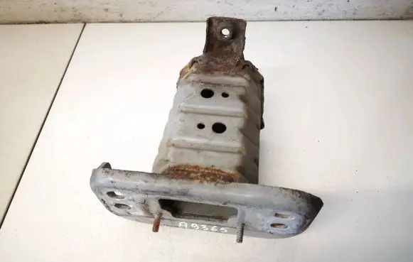 Toyota Yaris Front bumper mounting bracket