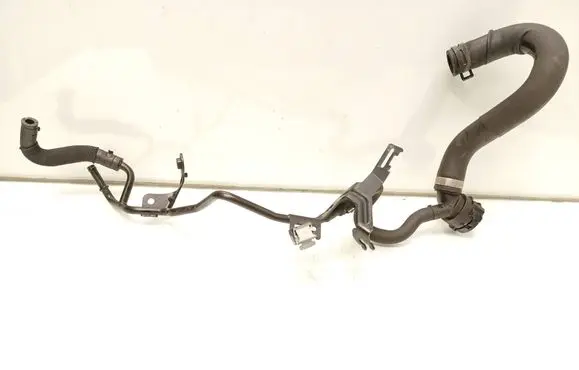 Volkswagen PASSAT B8 Engine coolant pipe/hose 5Q0122157CL 04L121030K 5Q0122291P