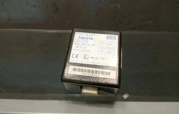 Toyota Corolla Verso AR10 Door control unit/module 897410F010 61B168000
