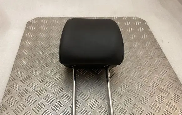 Hyundai Kona I Front seat headrest 