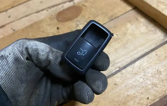 Mercedes-Benz R W251 Tailgate opening switch a2518201210 2518201210