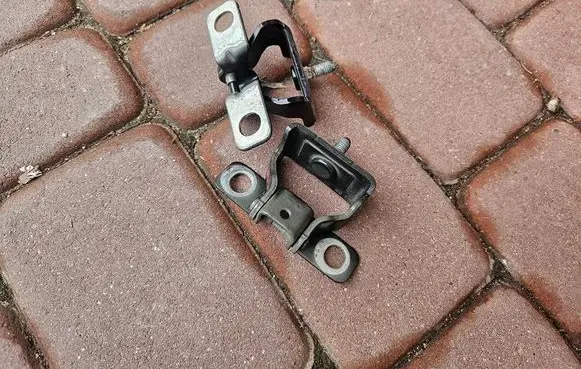 Opel Corsa F Tailgate/trunk/boot hinge 9825072280