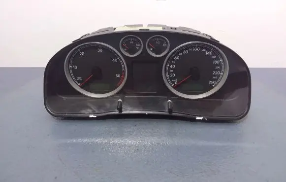 Volkswagen PASSAT B5.5 Speedometer (instrument cluster) 3B0920806A