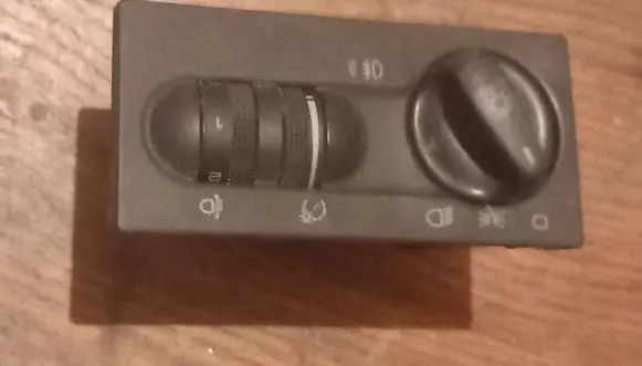 Volkswagen Golf III Light switch 1H6941531N