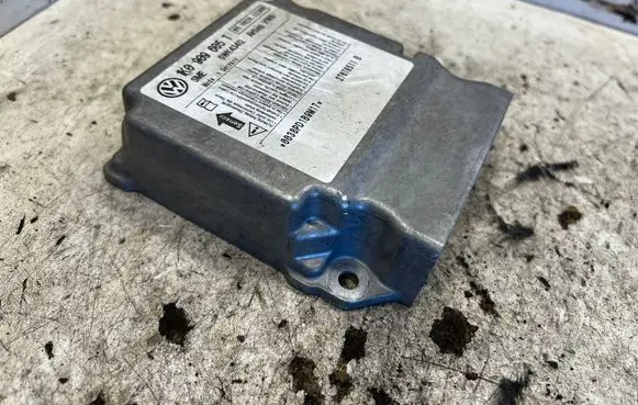 Volkswagen Golf V Airbag control unit/module 1K0909605T