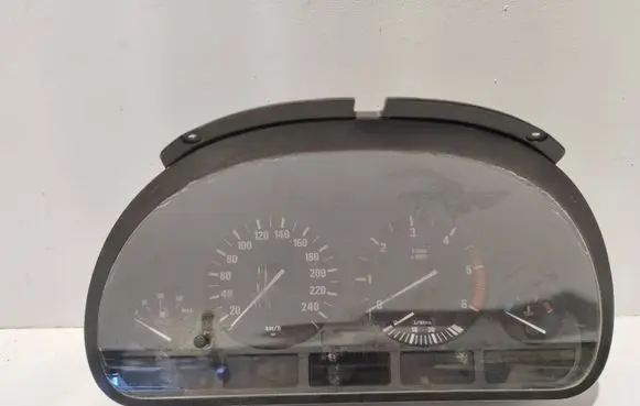 BMW 5 E39 Speedometer (instrument cluster) 110008735 626942231