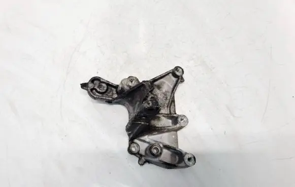 Volvo V50 Engine mounting bracket 9656392880