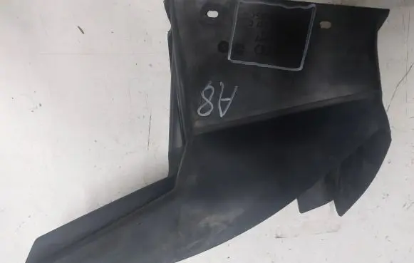 Audi A8 S8 D2 4D Intercooler air channel guide 4D0203517C