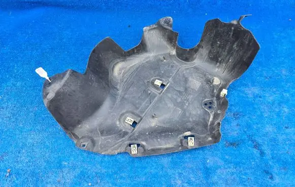 BMW 4 G22 G23 G24 G26 Rear arch 7428198