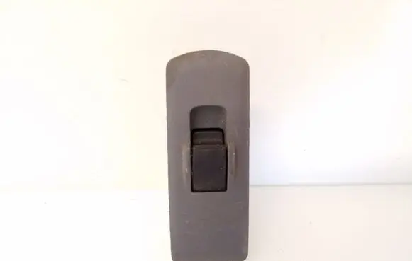 Mitsubishi Colt Electric window control switch MN141019
