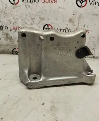 BMW 2 F45 Engine mounting bracket 18915910 AC42200