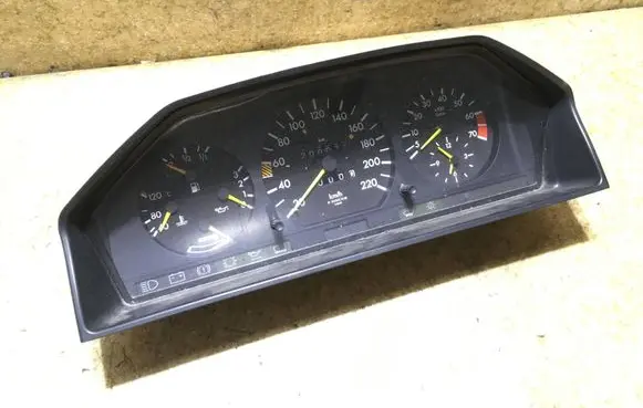 Mercedes-Benz E W124 Speedometer (instrument cluster) 1245409947