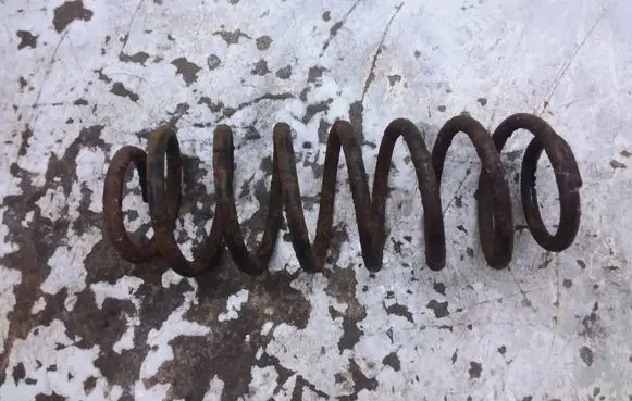 Chrysler PT Cruiser Rear coil spring 