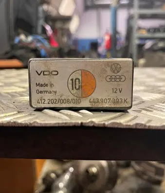 Volkswagen Jetta II Idle relay 443907393K