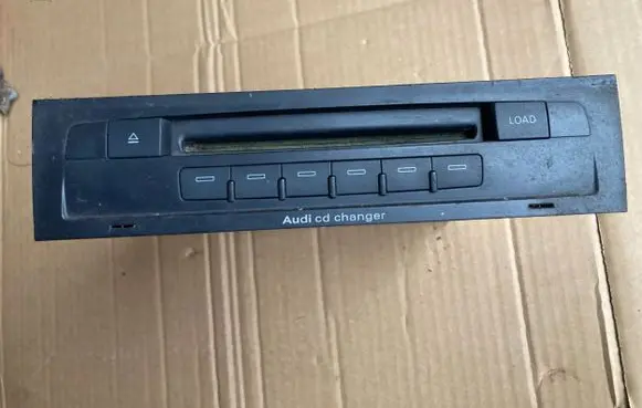 Audi Q7 4L CD/DVD changer 4L0035111