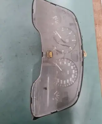 Opel Zafira A Speedometer (instrument cluster) 24419560