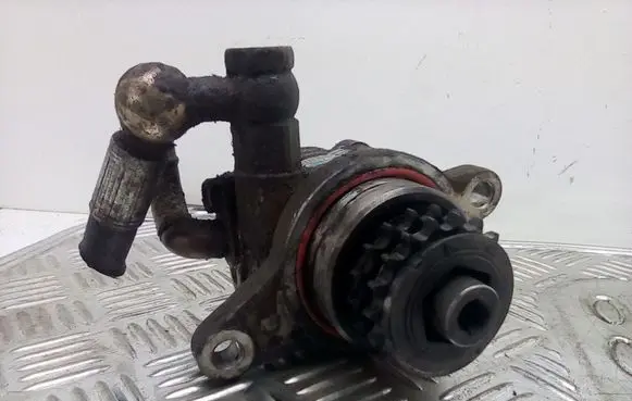 Nissan Primera Power steering pump 5M321