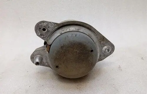 Mercedes-Benz S C217 Engine mount bracket A2222404117