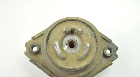 Mercedes-Benz ML W164 Engine mount bracket A2512403117