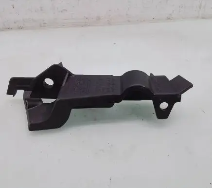 Volkswagen PASSAT B6 Front bumper mounting bracket 8K0807283