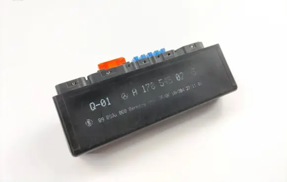 Mercedes-Benz SLK R170 Fuse module A1705450205