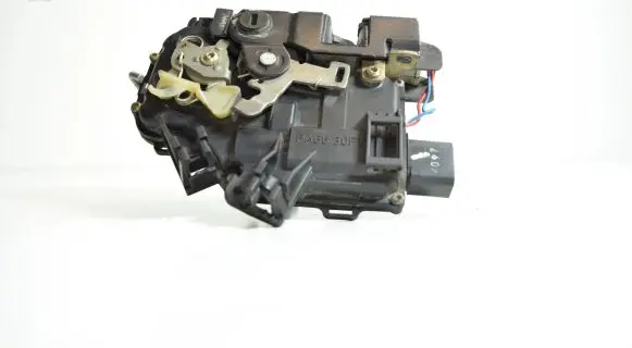 Audi A6 S6 C5 4B Rear door lock 4B0839016B