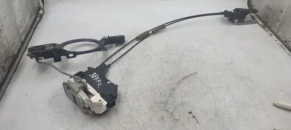 Mitsubishi Lancer X Front door lock 