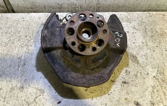 Mercedes-Benz B W245 Front wheel hub