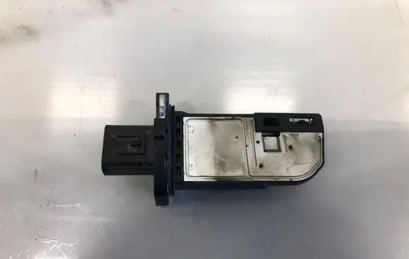 Volvo V70 Mass air flow meter 30757655